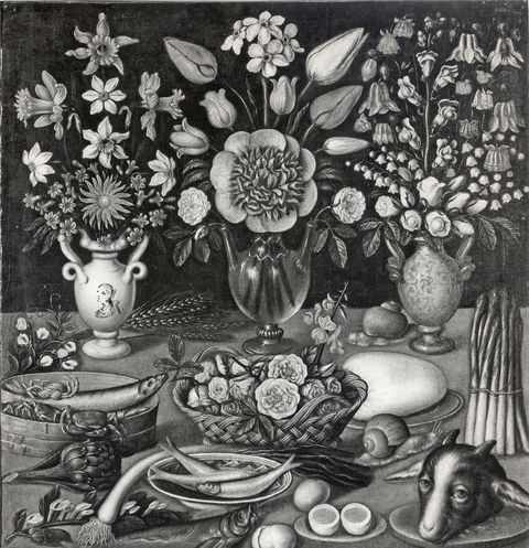 Anonimo — Anonimo lombardo sec. XVII - Natura morta con vasi di fiori, cesto di rose, pesci, uova, ortaggi e testa di vitello — insieme